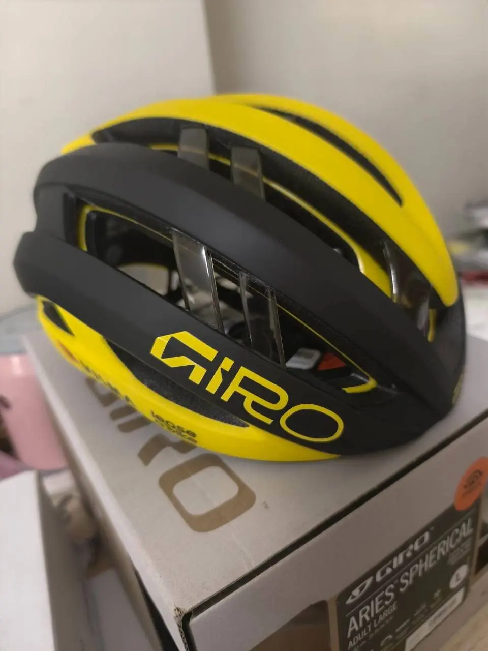 公路安全帽到貨實拍:GIRO Aries 黃黑配色