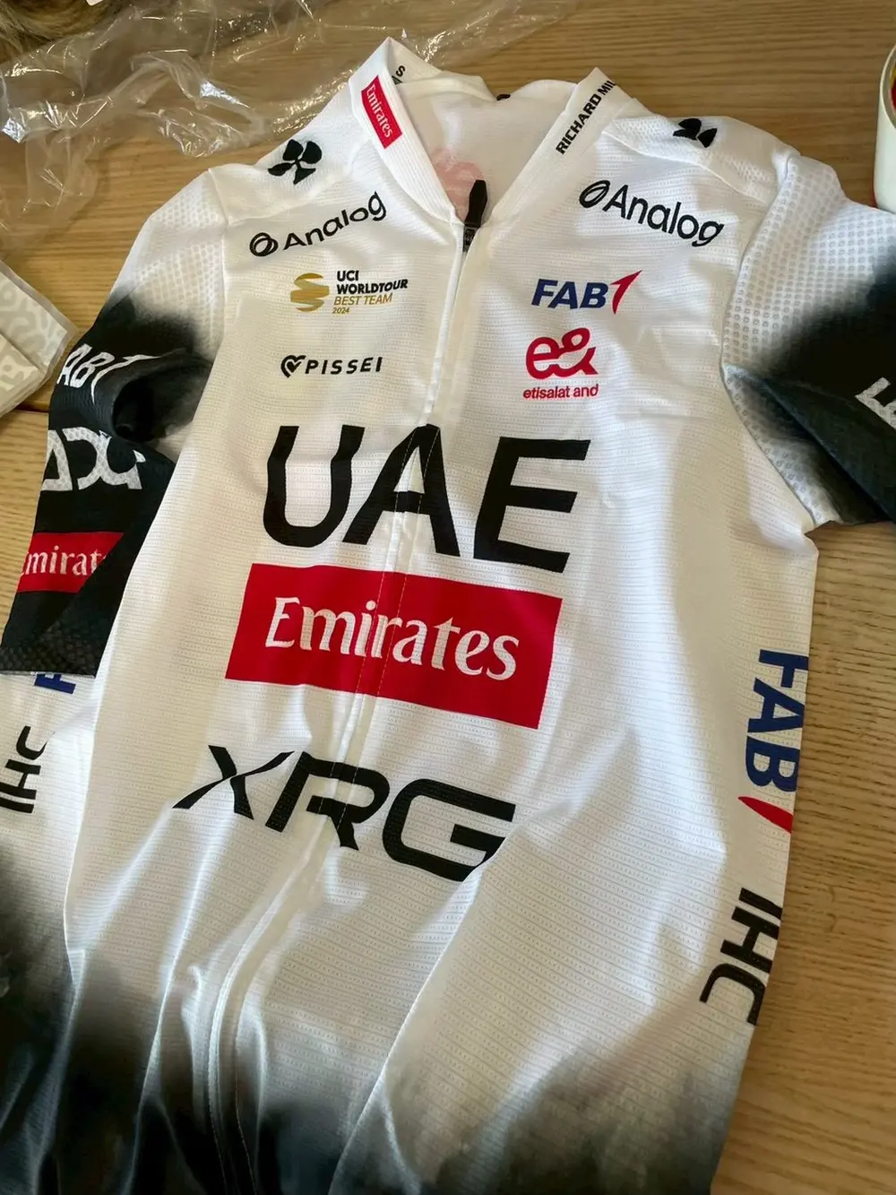 車隊車衣到貨實拍:UAE 白色款