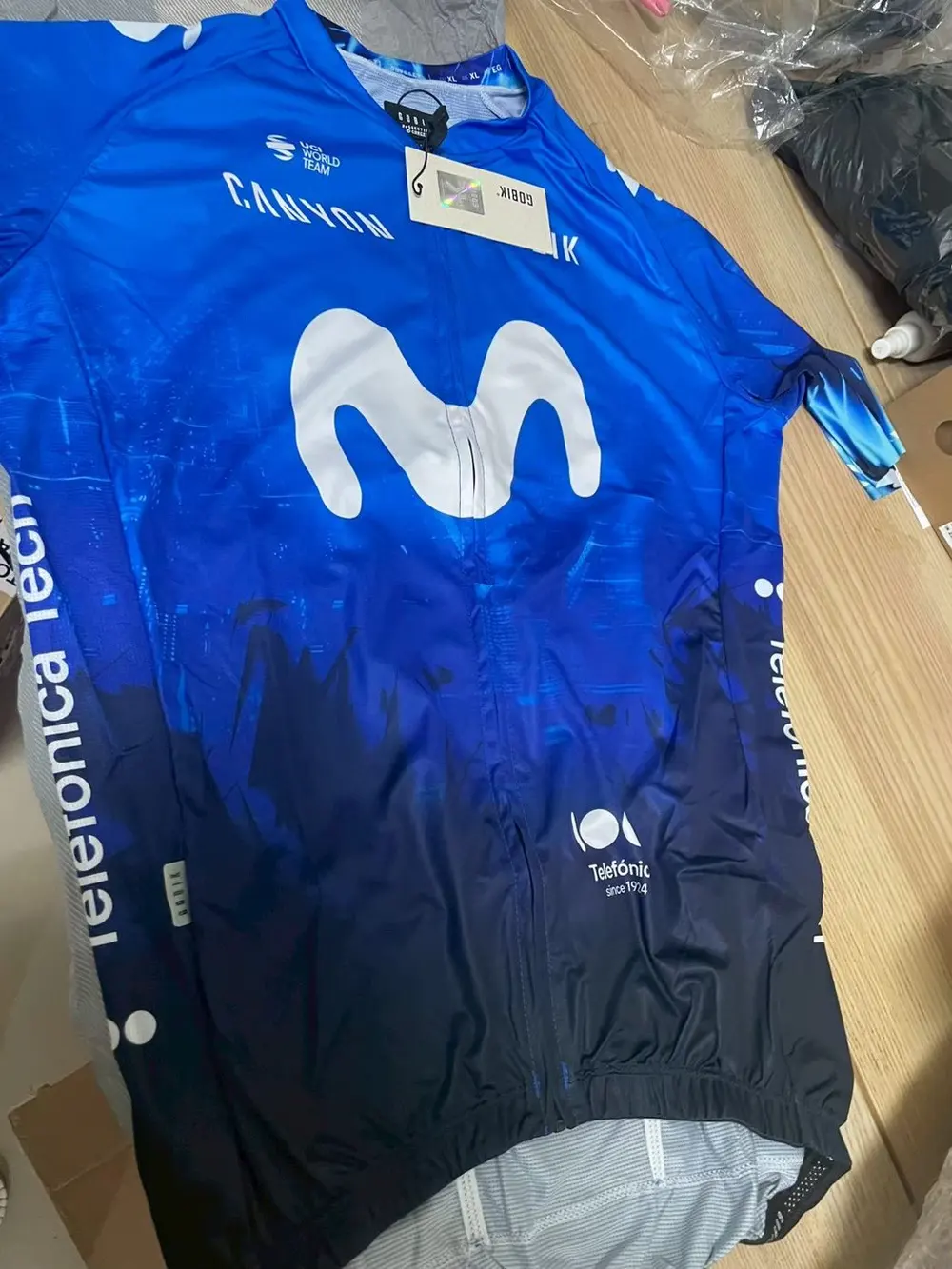 車隊車衣到貨實拍:Movistar 車衣