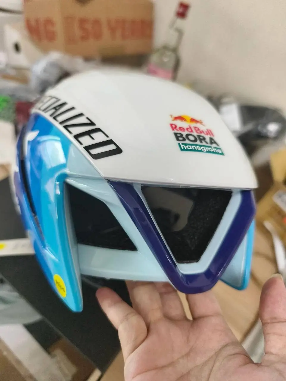 計時空力頭盔到貨實拍:Specialized Red Bull Bora TT 頭盔