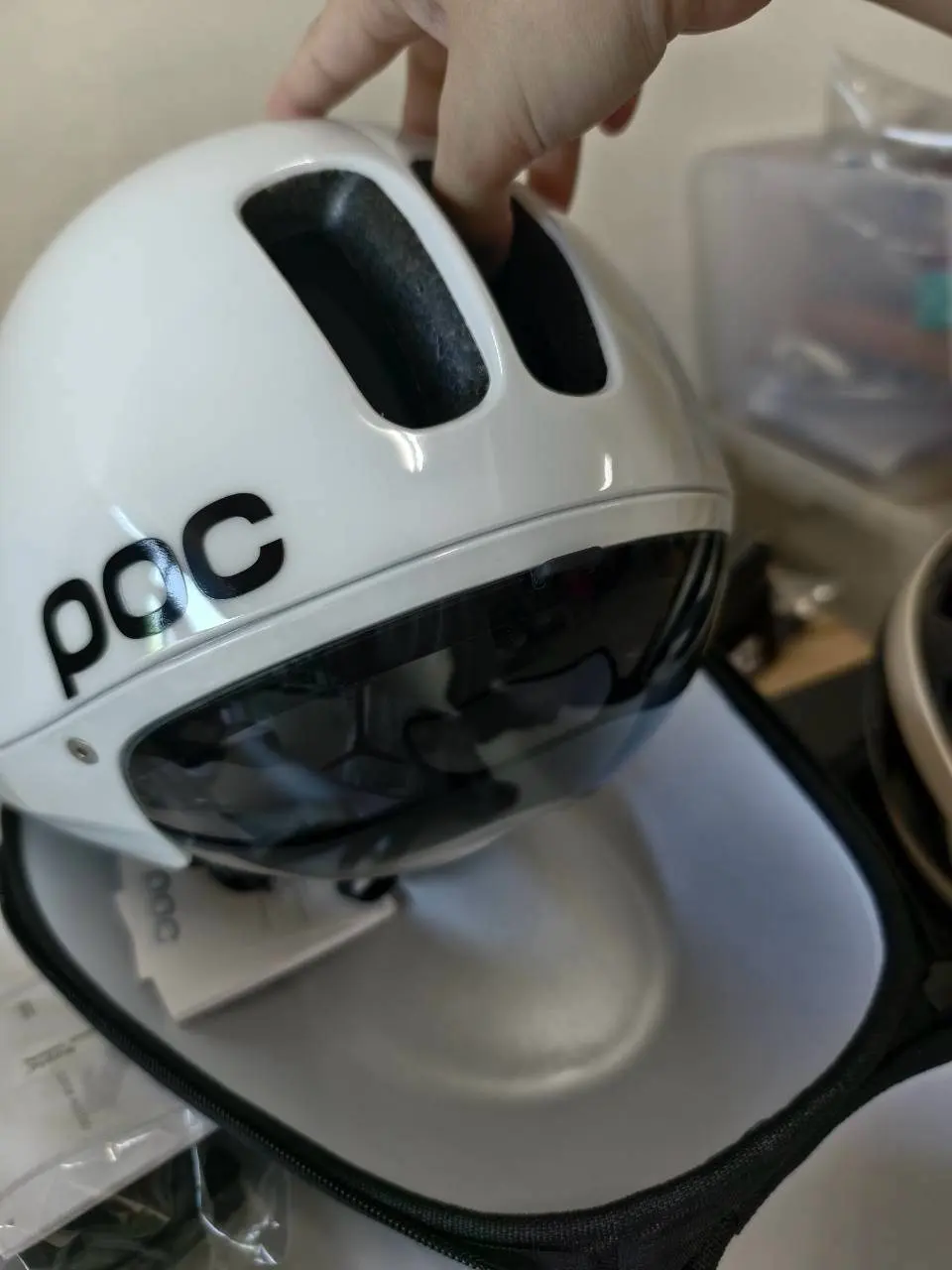 計時空力頭盔到貨實拍:POC 計時頭盔鏡片款